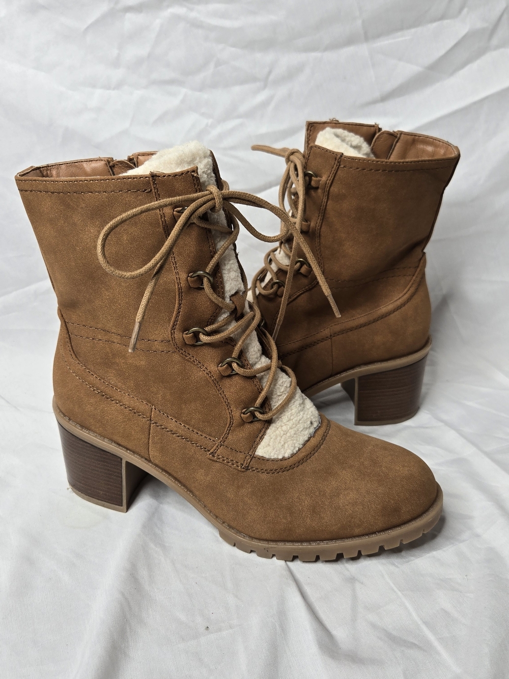 BareTraps Hadlee Lace Up Boots Women’s 10M Cognac Faux Suede Fur Lined